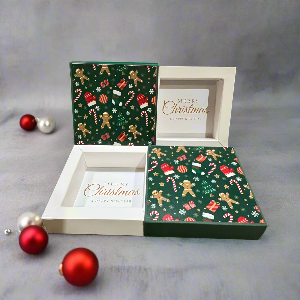 Tres Beau Green Gingerbread Man Box